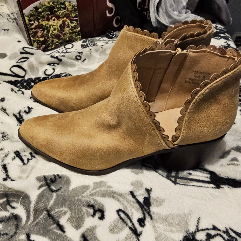 Womens Fall ankle boots 8